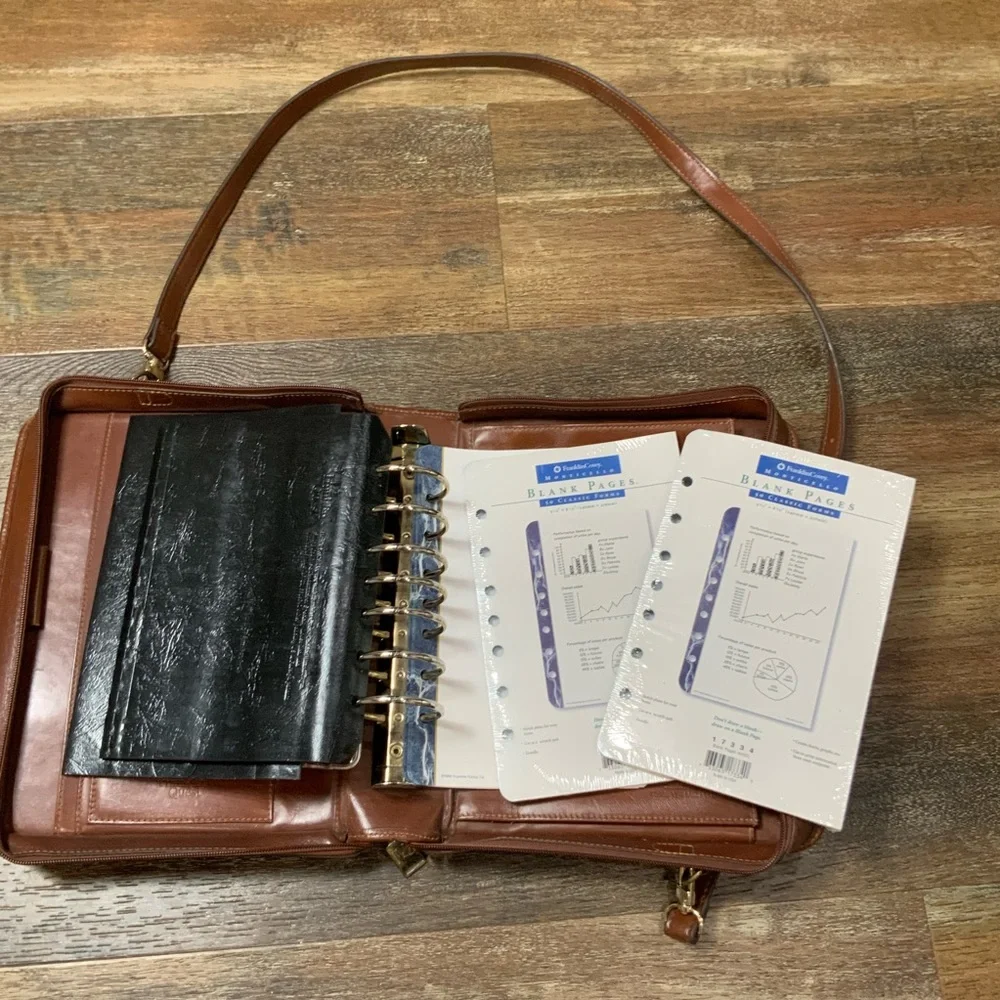 Vintage Franklin Quest 7 Ring Woven Leather Crossbody Planner 11” X 9”